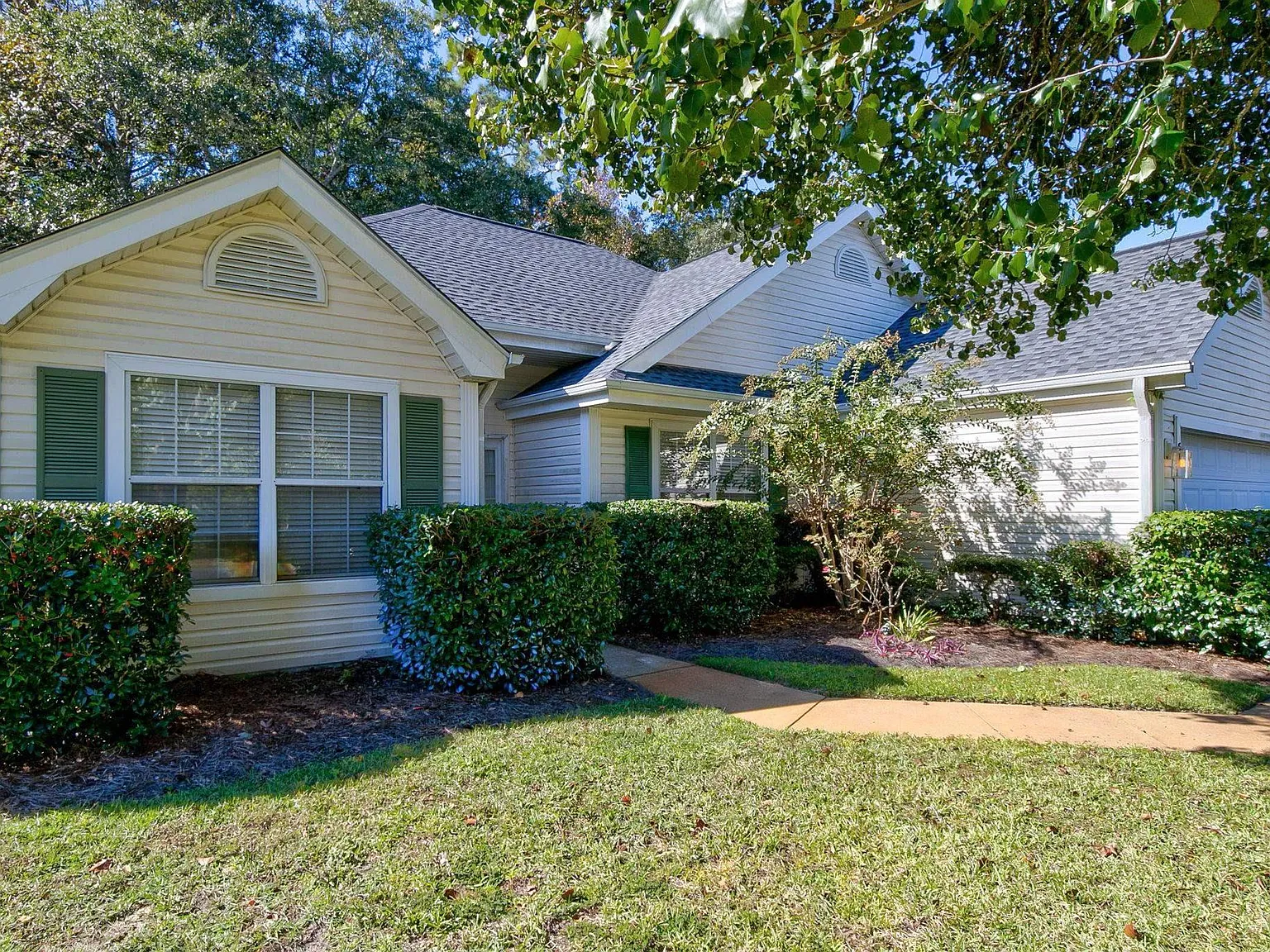 3 bed, 1619 sqft, $3,000 — Photo 3