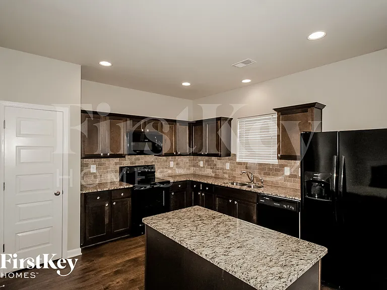 11848 Lovejoy Crossing Blvd — Photo 6