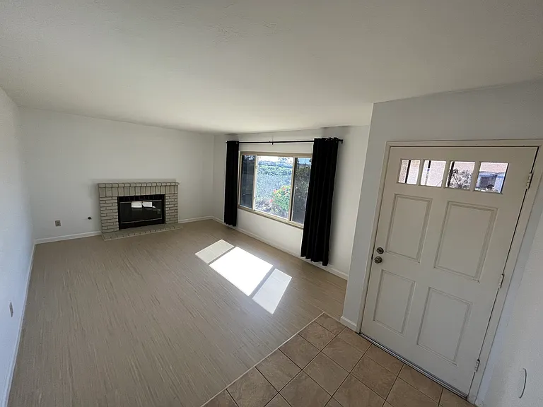 7590 Darden Ct — Photo 3