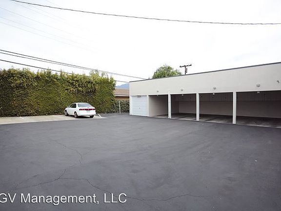 5th image of 945 W Huntington Dr APT G