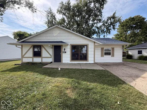 1036 Eastlawn Dr, New Whiteland, IN 46184