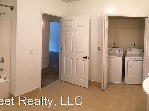 4th image of 221 Glen St APT 205