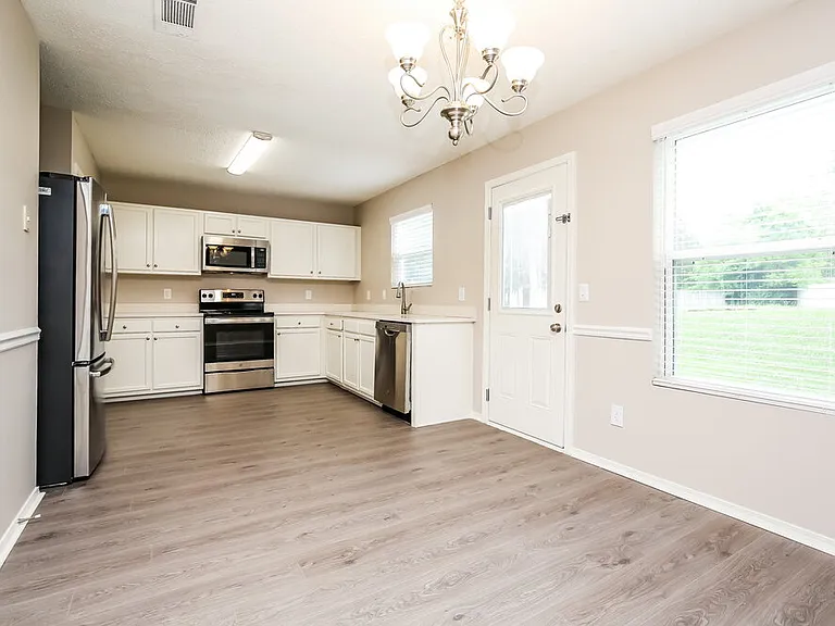 807 General Barksdale Dr — Photo 6