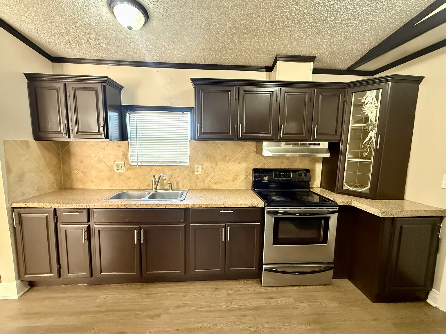 3 bed, 1216 sqft, $1,750 — Photo 3