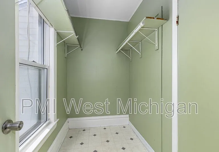1051 Pine Ave NW — Photo 20