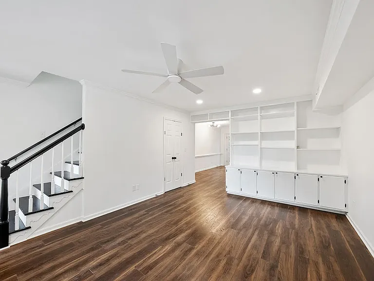 3749 Yorktown Pl — Photo 2