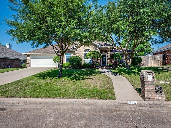 3rd image of 523 Gingerbread Ln