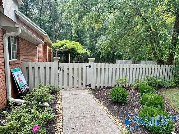 4th image of 22388 Monterey Dr