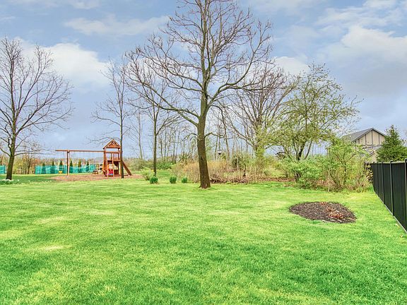 3rd image of 3863 Balsam Waters Dr NE