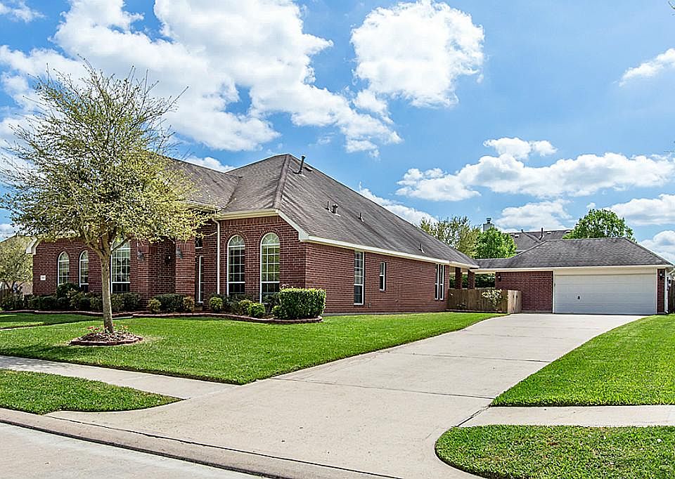 1st image of 2902 Amanda Lee Dr