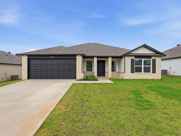 1375 Meadows Dr, Benton, AR 72019
