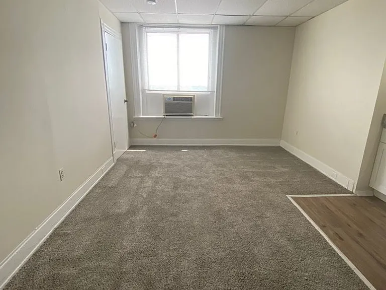 Morris Apartments — Photo 4