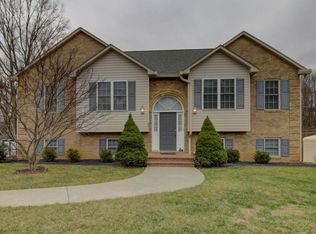 240 Dawnridge Dr, Vinton, VA 24179
