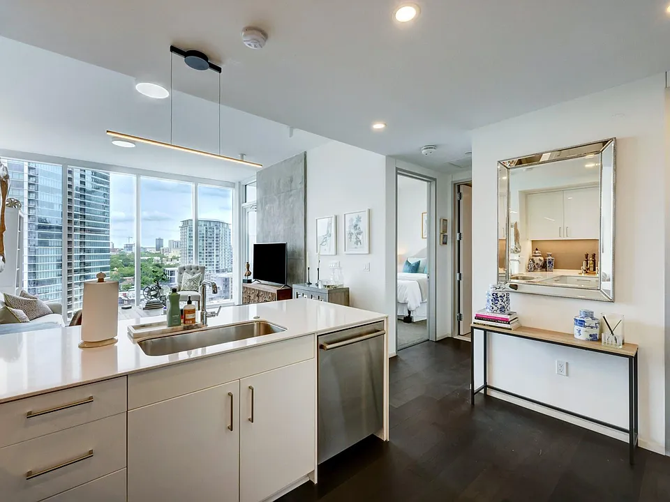 301 West Ave #1503