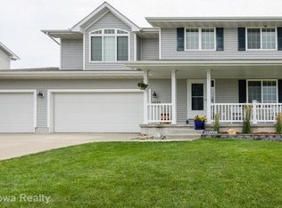 1222 S 4th St, Indianola, IA 50125