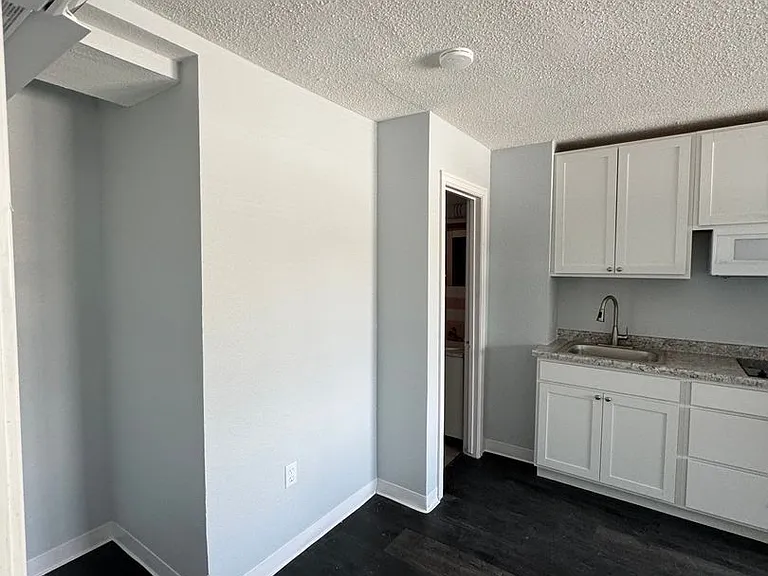 304 E Pancake Blvd — Photo 30