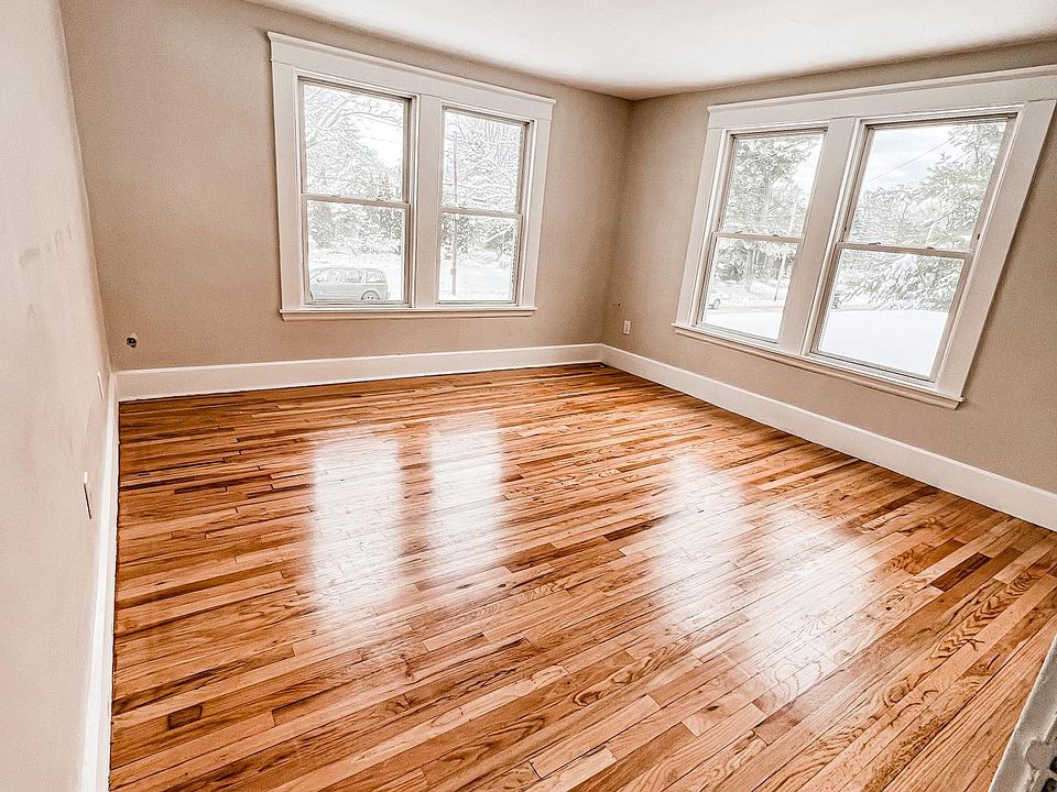 from entrance to family room