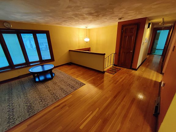 3rd image of 1413 Carnegie Dr