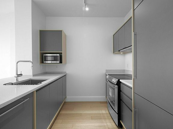 5th image of 10 City Poin APT 24T