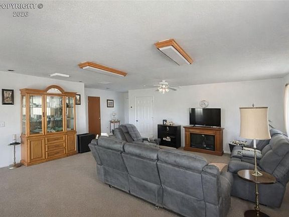 2nd image of 560 Briar Sq