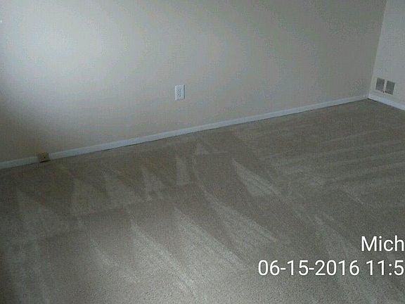 3rd image of 32 E Mahan Ave