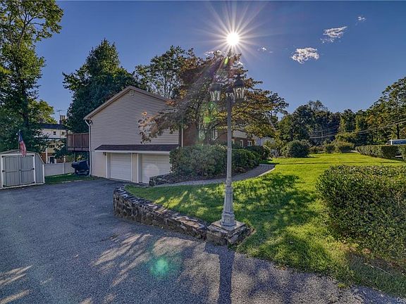 3rd image of 6 Susan Dr