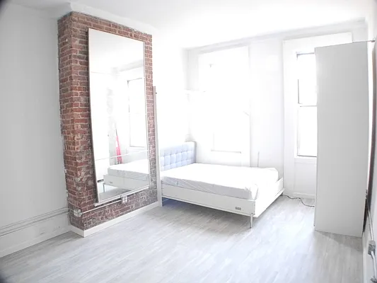 Rented by Beyond Property Group | media 7