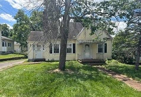 1st image of 214 E Virginia Ave