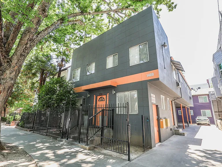 1408 G St — Photo 2