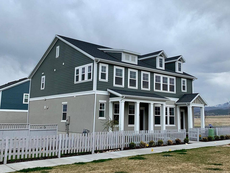 Outside view of end unit townhouse.