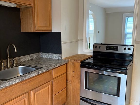 5th image of 15 Hamilton Dr Floor 2