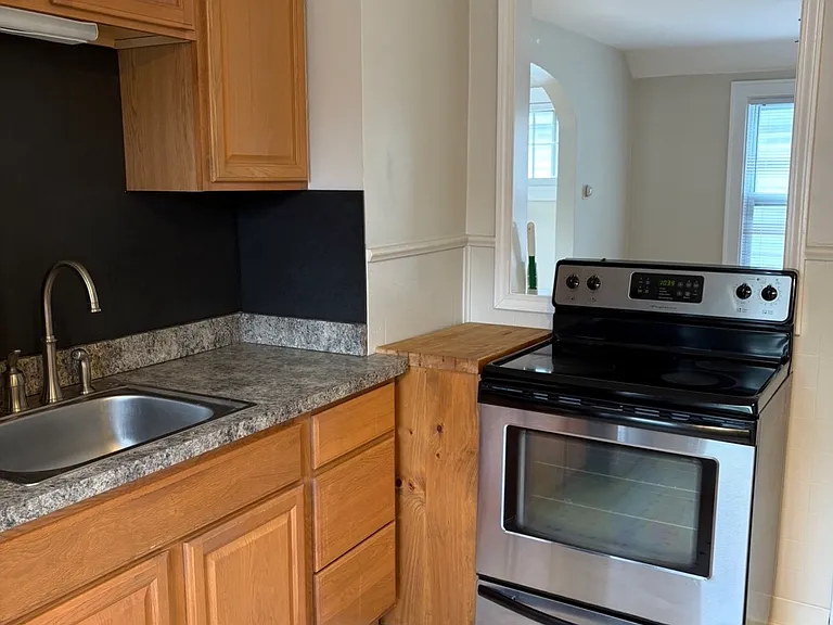 15 Hamilton Dr #2 — Photo 6