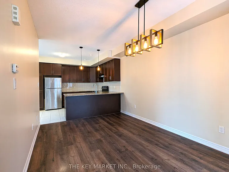 365 Belcourt Cmn — Photo 13