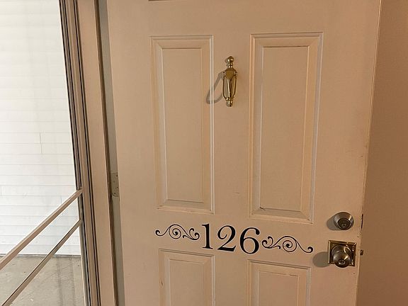 2nd image of 126 Camelot Dr #126