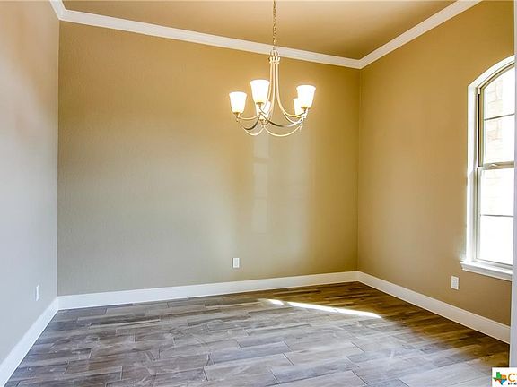 5th image of 1012 Williams St