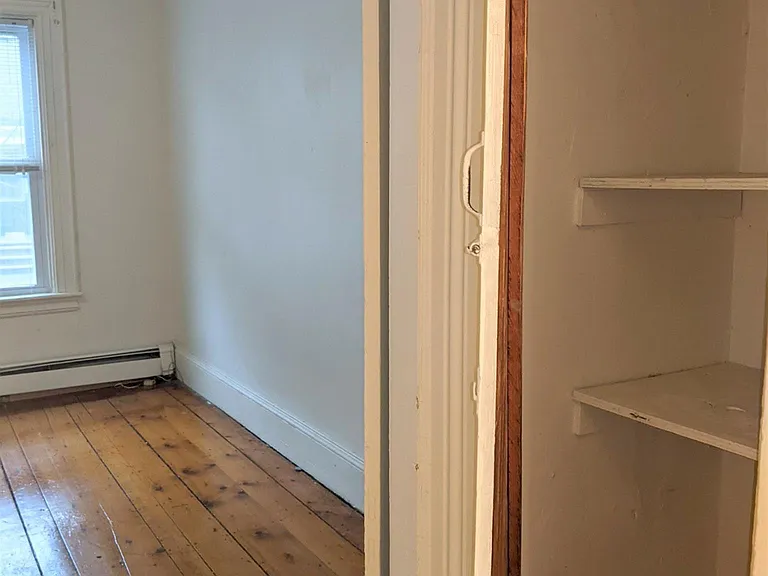 8 Evergreen Sq #3 — Photo 2