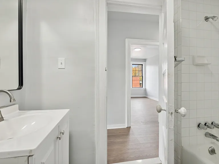 318 Middle Ave #5 — Photo 8