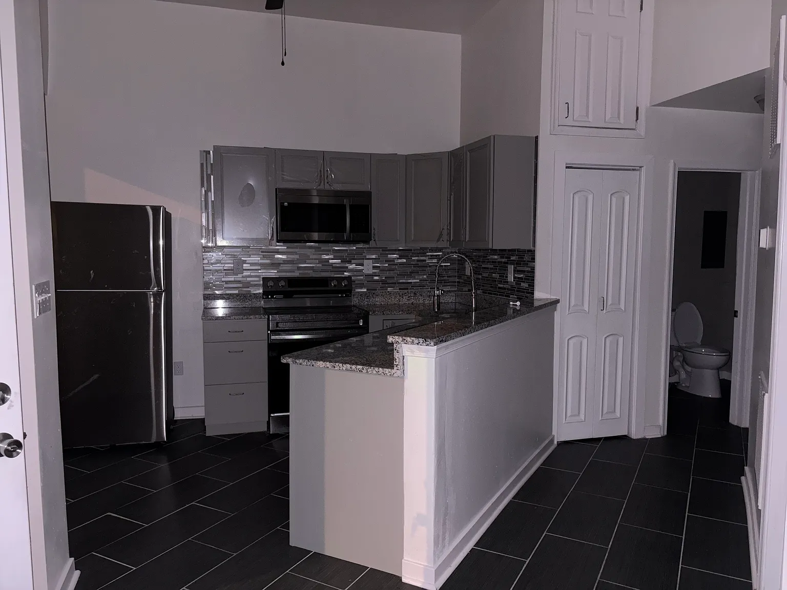 3 bed, 1300 sqft, $2,150 — Photo 1