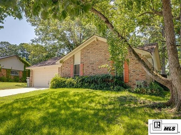 3rd image of 115 Honeysuckle Dr