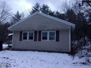 1400 Tamarac Rd, Troy, NY 12180