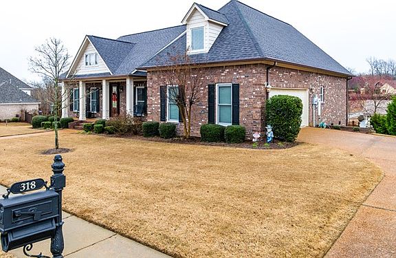 2nd image of 318 Centerpointe Dr