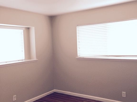 4th image of 1317 Warner Ave