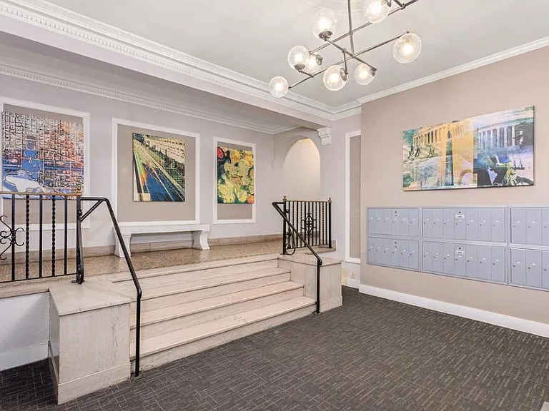 The Devonshire Court South Apartment — Photo 9
