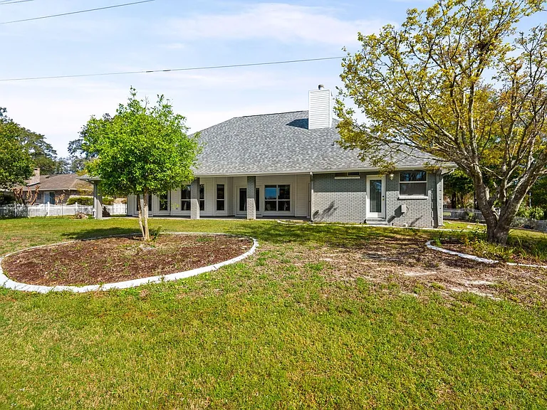 83 Lake Lorraine Cir — Photo 53