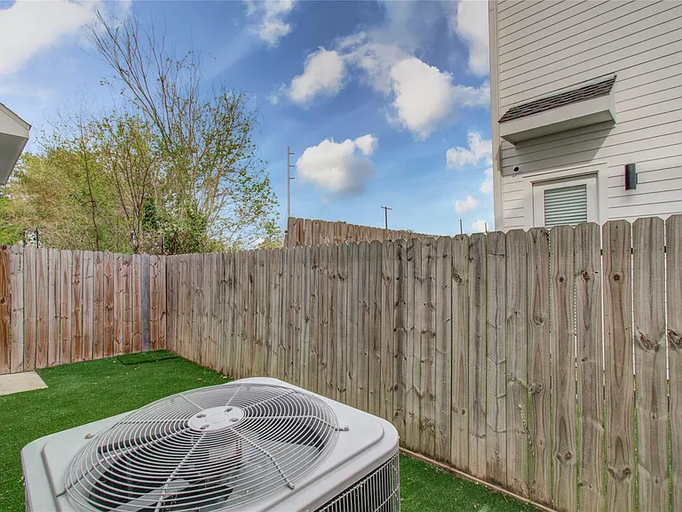 6420 Highland Pine Ln — Photo 34