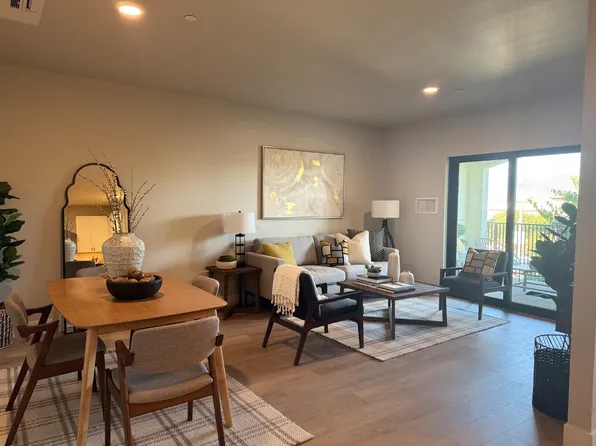 400 San Benito St #309, Hollister, CA 95023