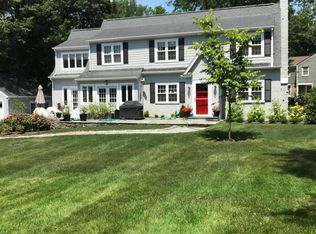 32 Gilliam Ln, Riverside, CT 06878