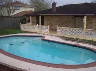 9905 Robin St, La Porte, TX 77571