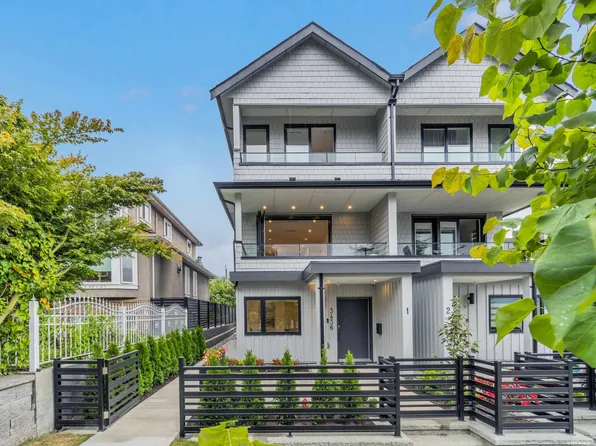 3436 Triumph St #1, Vancouver, BC V5K 1T8