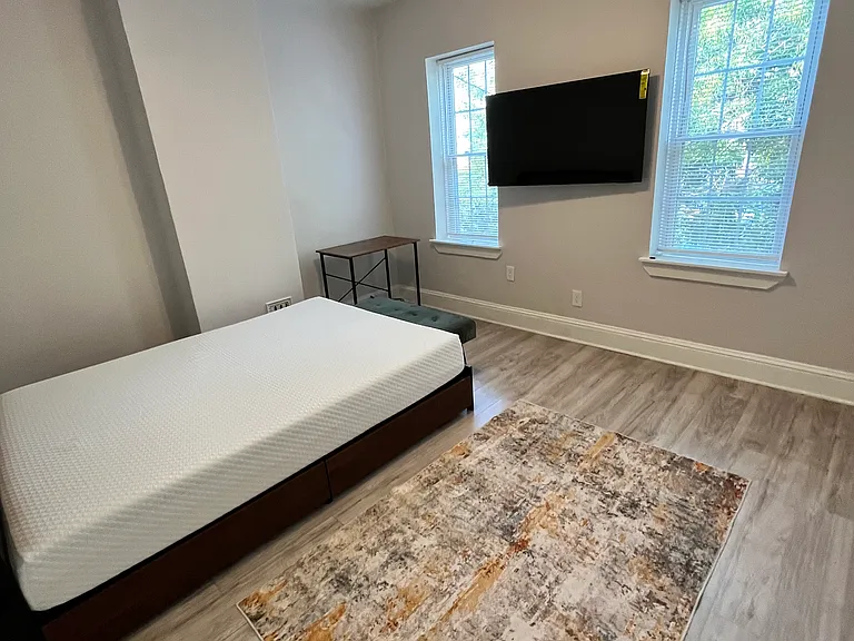 2048 N Darien St — Photo 14